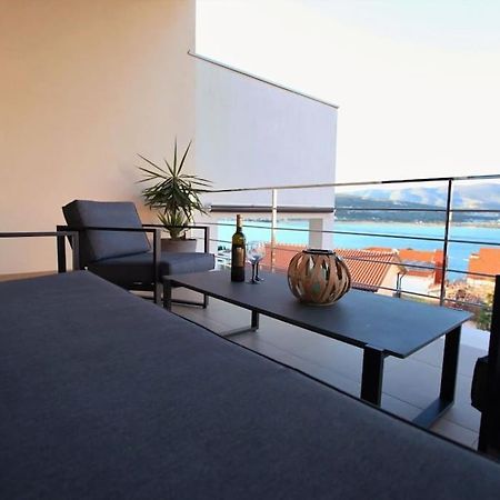Luxury Villa Lana Apt, Seaview Terrace, Large Outdoor Space, Bbq Trogir Eksteriør billede
