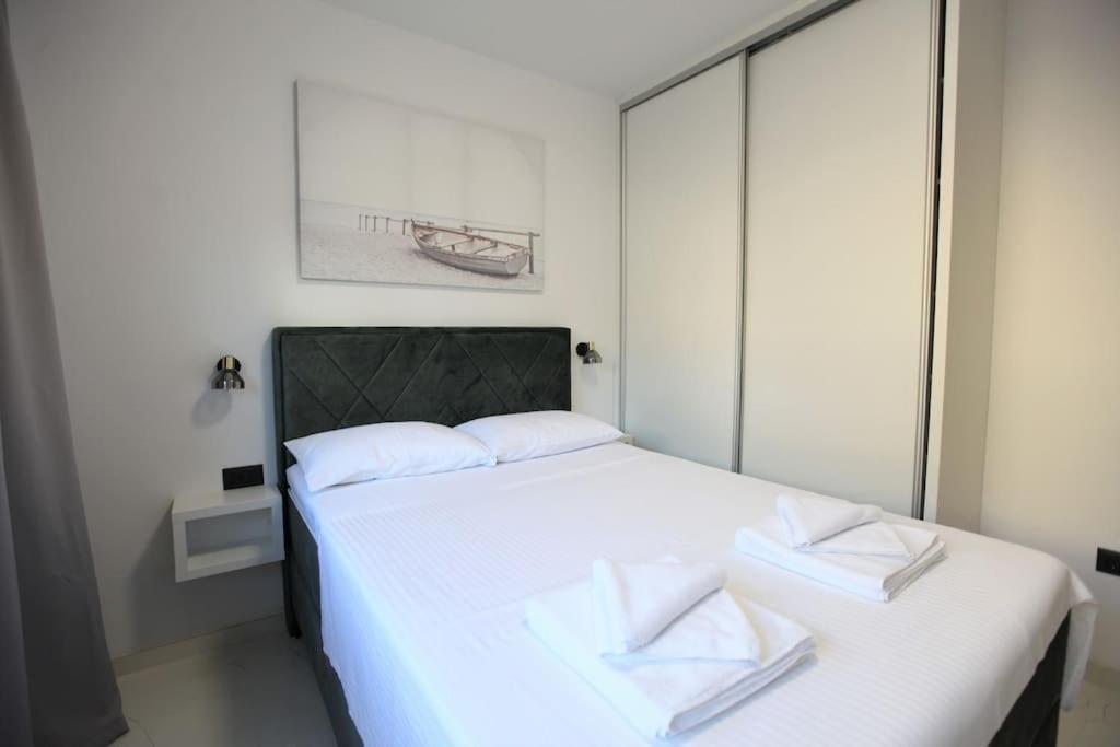 Luxury Villa Lana Apt, Seaview Terrace, Large Outdoor Space, Bbq Trogir Eksteriør billede
