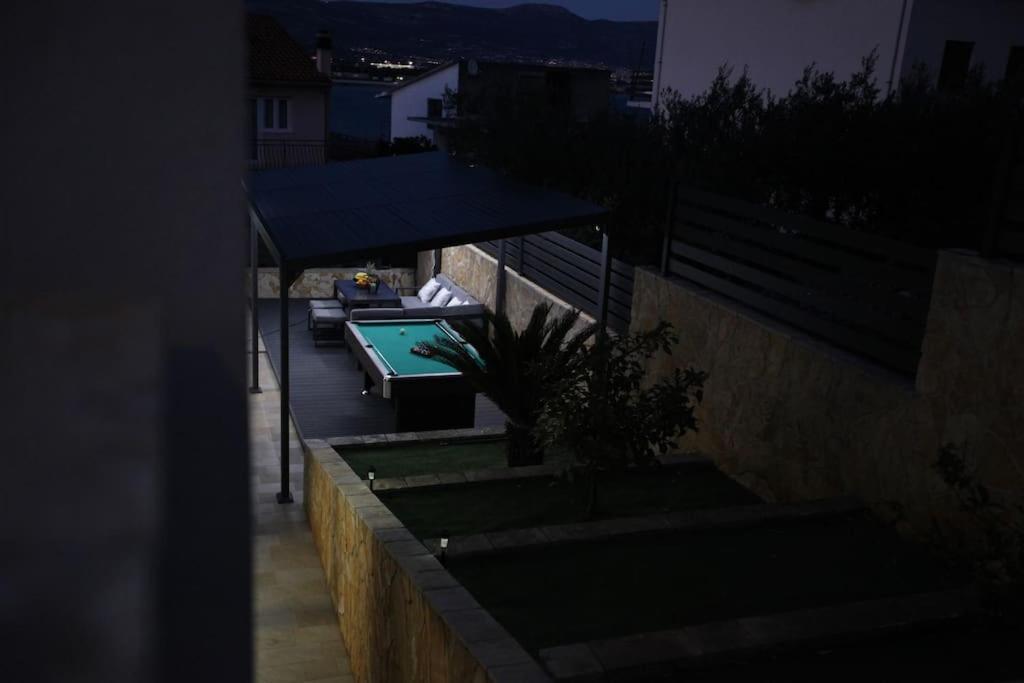 Luxury Villa Lana Apt, Seaview Terrace, Large Outdoor Space, Bbq Trogir Eksteriør billede