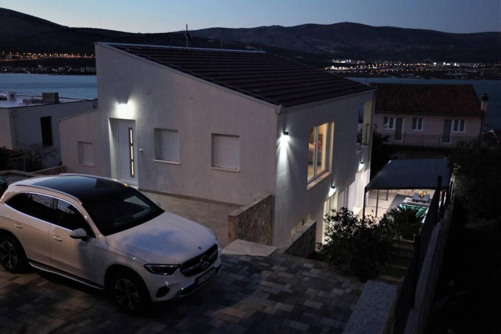 Luxury Villa Lana Apt, Seaview Terrace, Large Outdoor Space, Bbq Trogir Eksteriør billede