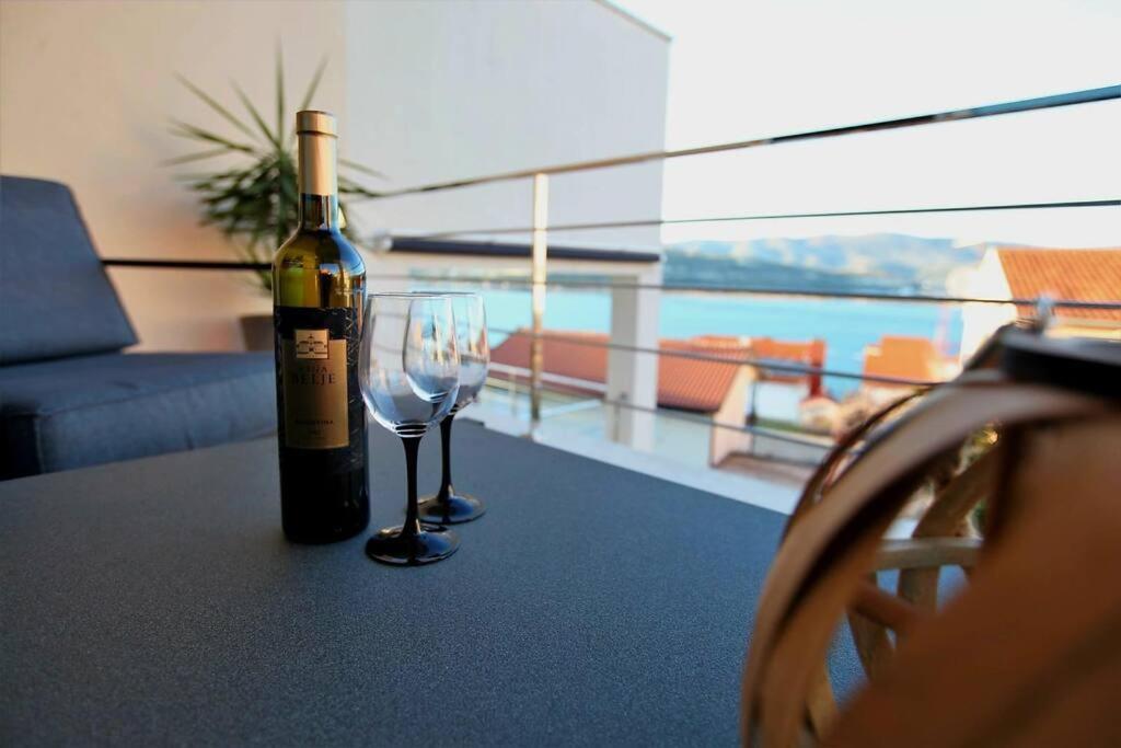 Luxury Villa Lana Apt, Seaview Terrace, Large Outdoor Space, Bbq Trogir Eksteriør billede