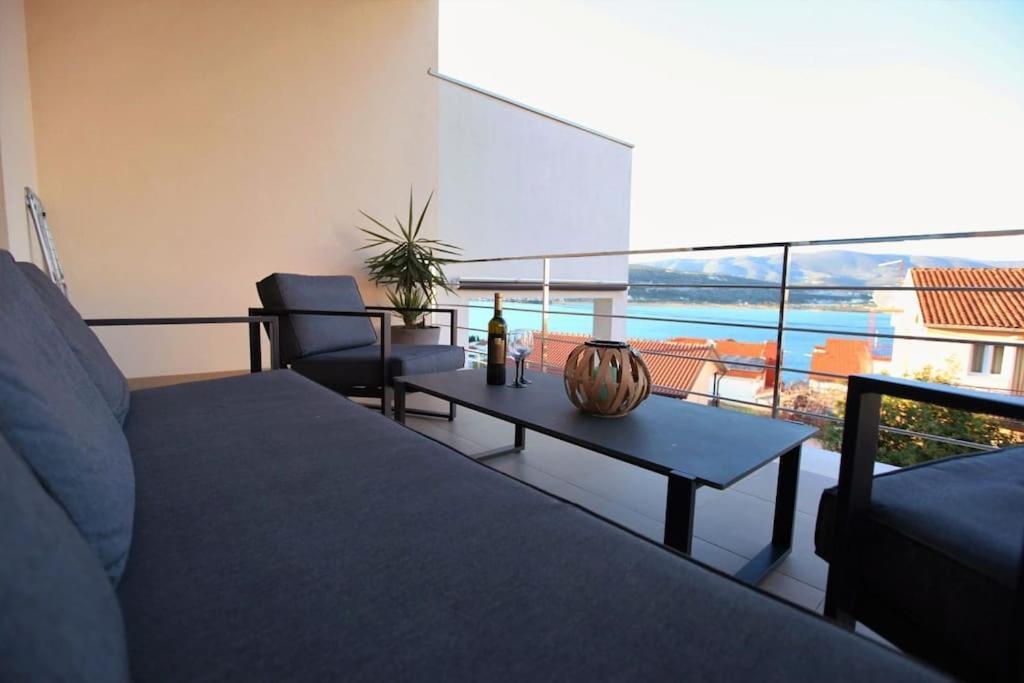 Luxury Villa Lana Apt, Seaview Terrace, Large Outdoor Space, Bbq Trogir Eksteriør billede